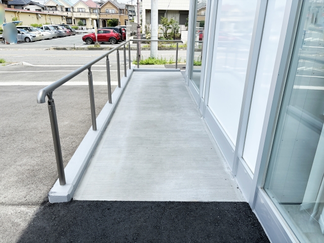 傾斜地に設置しにくいエクステリアの製品